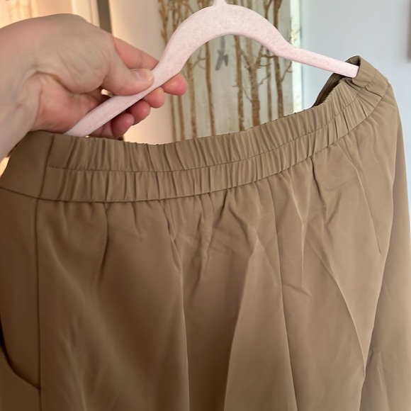 Tan trousers - Picture 3 of 4